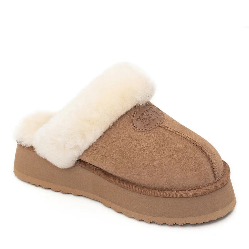 UGG- Premium Platform Scuff- Chestnut - Picture 3 of 8